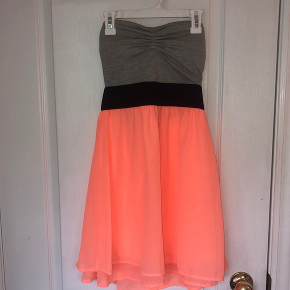 🦋2/$25🦋 Ardennes strapless dress - Picture 1 of 4